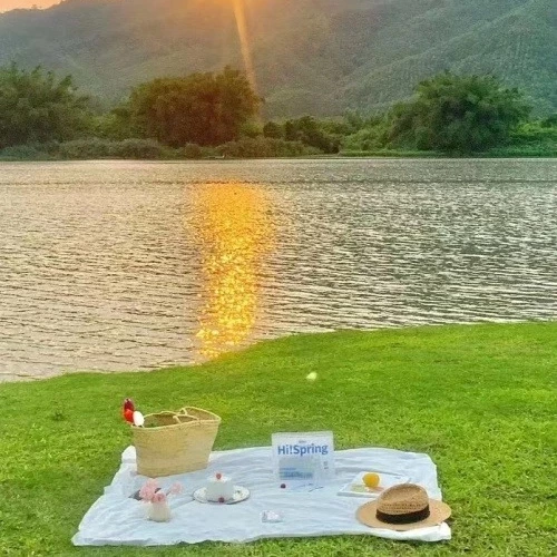 وليمة الربيع، أغنية كأس النبيذ الأخضر مرة أخرى. - كينكو فلو